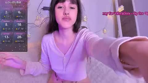  lady sofi green   online show from 14, 9, 2025