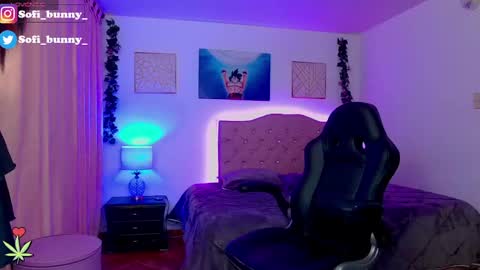 soffi_bunny_ online show from 22, 9, 2025