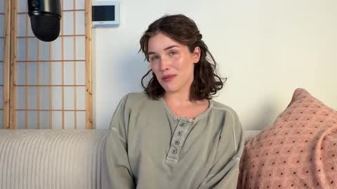 Julia    online show from 5, 1, 2026