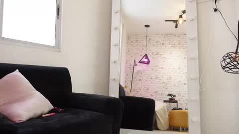 sofhia cruz online show from 18, 2, 2026