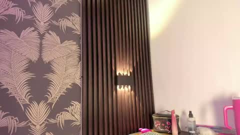 Snapshot of sofi_lassa_ chatting on 22, 4, 2026 SOFIA online show from 22, 4, 2026