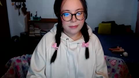Sofi Lynch online show from 7, 6, 2026