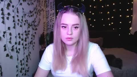 sofia_rosemary online show from 3, 2, 2025