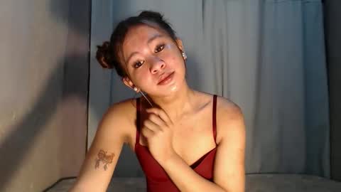 sofia_sweetheart18 online show from 16, 5, 2026