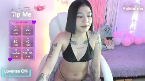 Sofia Thomson online show from 7, 4, 2026