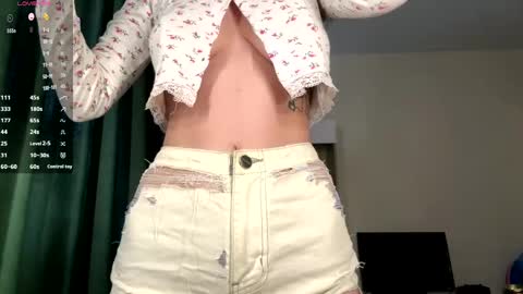 Snapshot of sofiabruno chatting on 5, 6, 2026 Hi My name is Sofia Welcome to my room Please thumbs up - its important online show from 5, 6, 2026