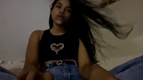 Danna Sofia online show from 25, 2, 2025