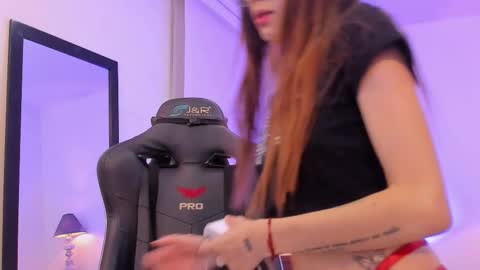 Sofia  Help me reach 5K followers  online show from 5, 11, 2025