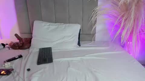 sofiavitali_ online show from 1, 7, 2026