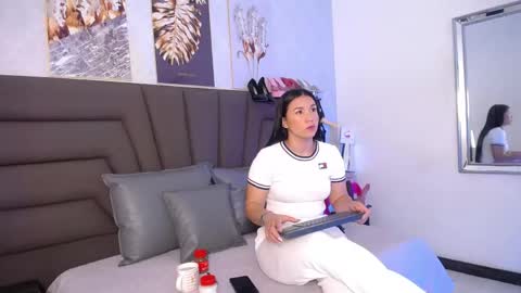 Snapshot of sofiperez_ chatting on 18, 5, 2026 online show from 18, 5, 2026