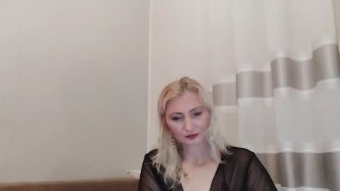 Snapshot of sofishine11 chatting on 14, 12, 2025 Sofi online show from 14, 12, 2025