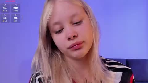 Snapshot of softangelxkisses chatting on 4, 7, 2026 Angelina online show from 4, 7, 2026