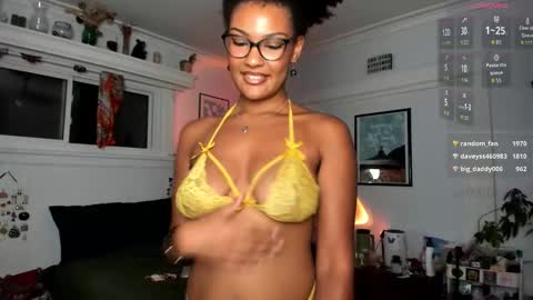 Snapshot of softbby123 chatting on 12, 9, 2025 Chloe Kiwi online show from 12, 9, 2025