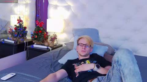 Snapshot of softvandal chatting on 2, 12, 2025 softvandal online show from 2, 12, 2025