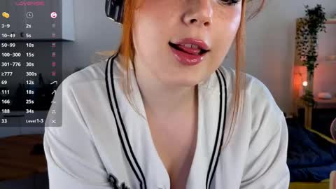 Snapshot of sofy_benson chatting on 8, 5, 2026 Sofy online show from 8, 5, 2026
