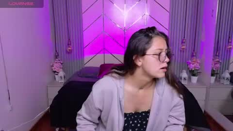 Sofy online show from 4, 7, 2026