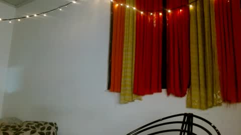 Snapshot of soka_lovers_04_ chatting on 11, 1, 2025 Sofia online show from 11, 1, 2025