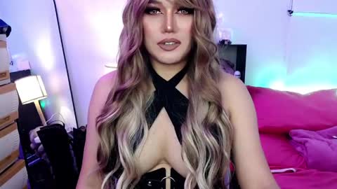 Snapshot of solacegoddess chatting on 13, 5, 2026 SOLACE SOLANA online show from 13, 5, 2026
