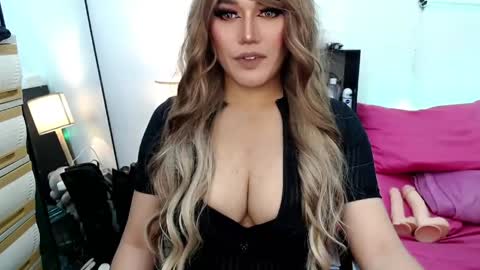 Snapshot of solacegoddess chatting on 17, 5, 2026 SOLACE SOLANA online show from 17, 5, 2026