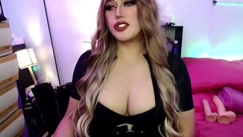 Snapshot of solacegoddess chatting on 19, 5, 2026 SOLACE SOLANA online show from 19, 5, 2026