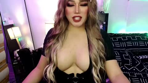 Snapshot of solacegoddess chatting on 21, 5, 2026 SOLACE SOLANA online show from 21, 5, 2026