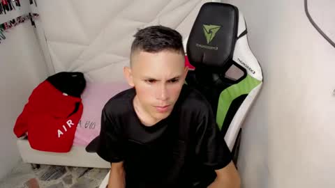 Snapshot of sombra_18 chatting on 18, 5, 2026 ESTEBAN online show from 18, 5, 2026