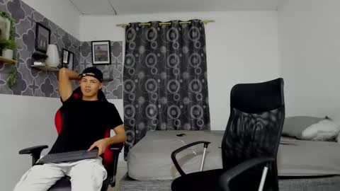 Snapshot of son_hades chatting on 2, 10, 2025 son_hades online show from 2, 10, 2025