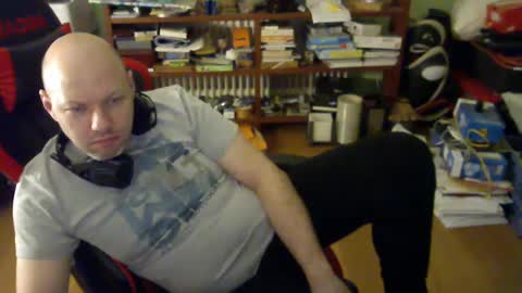 Tom online show from 9, 3, 2025