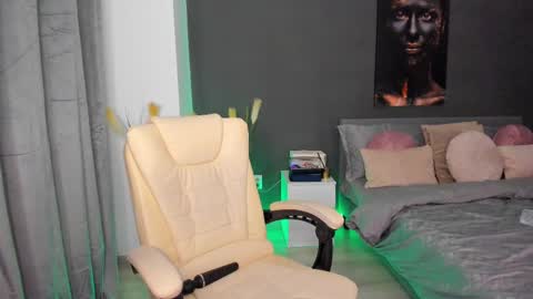 Snapshot of sonia__rey chatting on 12, 2, 2025 Sonia  Rey online show from 12, 2, 2025