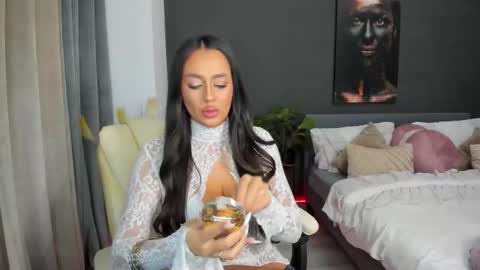 Snapshot of sonia__rey chatting on 25, 9, 2025 Sonia  Rey online show from 25, 9, 2025