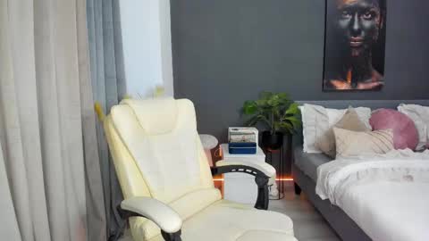 Snapshot of sonia__rey chatting on 27, 10, 2025 Sonia  Rey online show from 27, 10, 2025