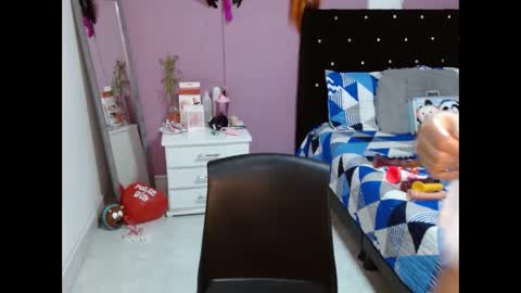 sonialatin69 online show from 3, 3, 2025