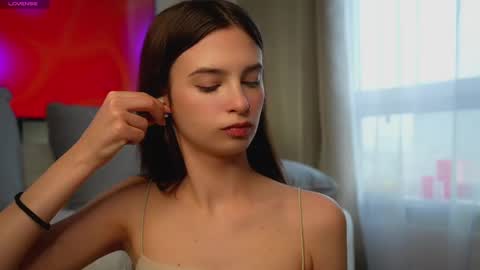 Eva 3 online show from 4, 3, 2025