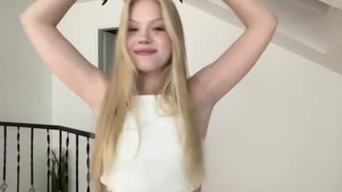 Snapshot of sonyaplush chatting on 26, 12, 2024 Sonya Instagram Twitter sonyaplushgirl OnlyFans sonyaplush online show from 26, 12, 2024