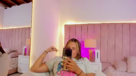 Snapshot of sophi_cooper29 chatting on 11, 7, 2026 sophi_cooper29 online show from 11, 7, 2026