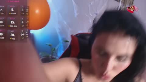 Sophi Tay online show from 15, 10, 2025