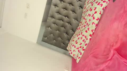 Snapshot of sophia_horny19 chatting on 7, 10, 2025 sophia_horny19 online show from 7, 10, 2025
