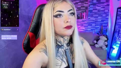 Snapshot of sophiaa_cherry chatting on 11, 11, 2025 Sophia online show from 11, 11, 2025