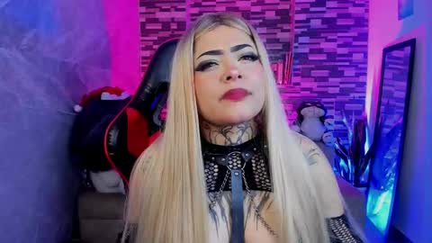 Snapshot of sophiaa_cherry chatting on 7, 1, 2026 Sophia online show from 7, 1, 2026