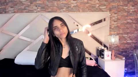 Snapshot of sophiaa_paris chatting on 12, 9, 2025 Sophia Paris online show from 12, 9, 2025