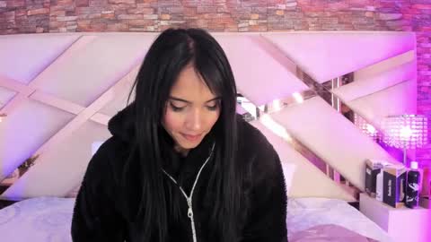 Snapshot of sophiaa_paris chatting on 17, 10, 2025 Sophia Paris online show from 17, 10, 2025