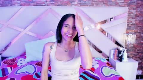 Sophia Paris online show from 6, 11, 2025