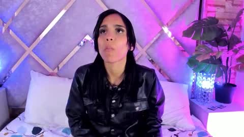 Snapshot of sophiaa_paris chatting on 15, 12, 2025 Sophia Paris online show from 15, 12, 2025