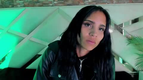 Snapshot of sophiaa_paris chatting on 20, 12, 2025 Sophia Paris online show from 20, 12, 2025