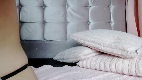 SophiaLee online show from 10, 4, 2026