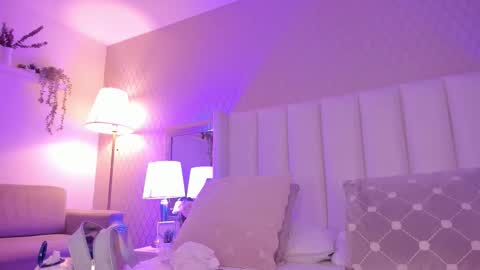 SophiaSmiths online show from 28, 11, 2025