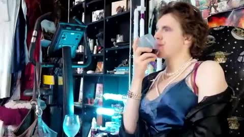 Snapshot of sophie198013 chatting on 28, 6, 2026 Sophie Satin1980 online show from 28, 6, 2026
