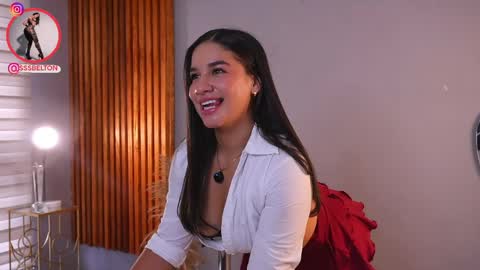 Snapshot of sophie_belton chatting on 11, 5, 2026 sofia online show from 11, 5, 2026