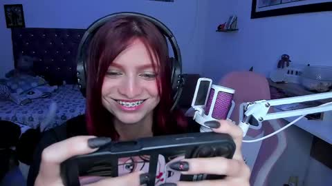 Snapshot of sophie_dolly_ chatting on 13, 5, 2026 sophie doll online show from 13, 5, 2026