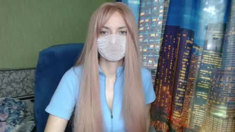 Snapshot of sophieblackwood chatting on 5, 6, 2026 Sophie online show from 5, 6, 2026